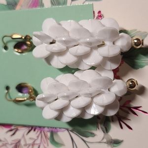 Vintage Earrings-White Curcular with Leverbacks